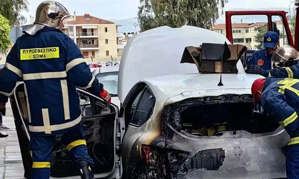 Ναύπλιο: Αυτοκίνητο έγινε παρανάλωμα του πυρός μετά από έκρηξη